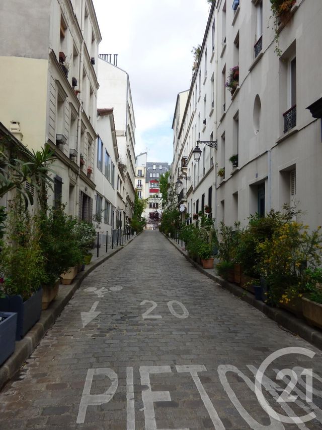  - PARIS - 