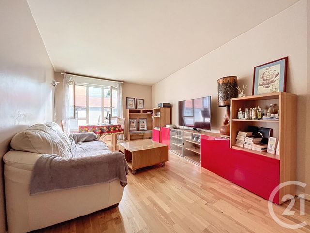 Appartement F2 à vendre - 2 pièces - 47.22 m2 - PARIS - 75020 - ILE-DE-FRANCE - Century 21 Gambetta Immobilier