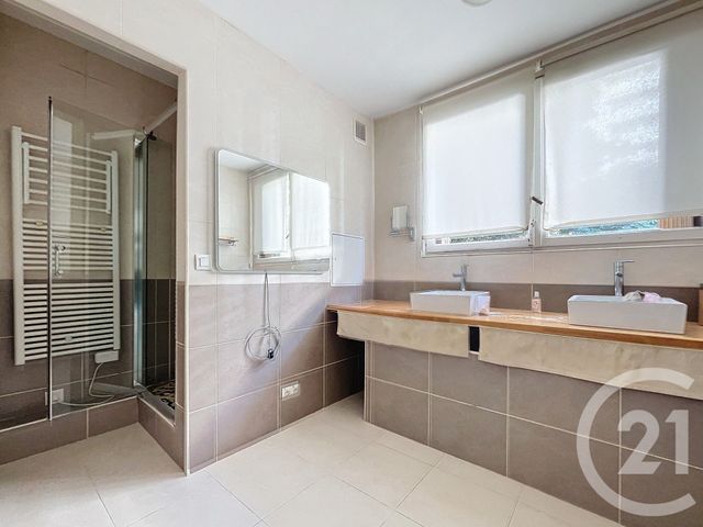 Appartement F3 à vendre - 3 pièces - 60.0 m2 - PARIS - 75020 - ILE-DE-FRANCE - Century 21 Gambetta Immobilier