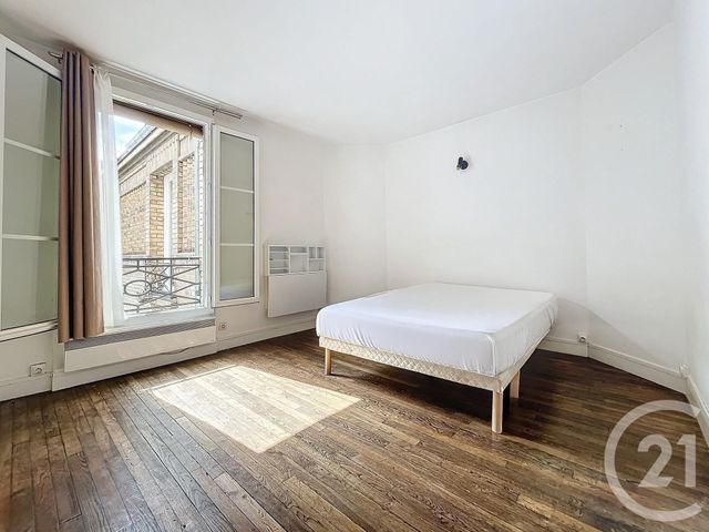  - PARIS - 