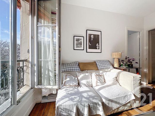 Appartement T2 à vendre - 2 pièces - 32.5 m2 - PARIS - 75020 - ILE-DE-FRANCE - Century 21 Gambetta Immobilier