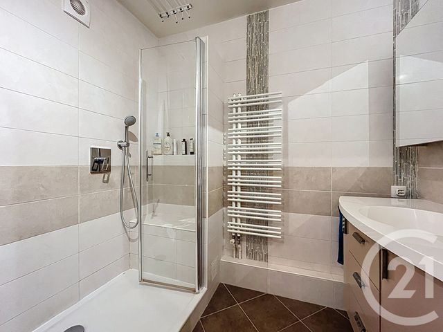 Appartement F3 à vendre - 3 pièces - 64.75 m2 - PARIS - 75020 - ILE-DE-FRANCE - Century 21 Gambetta Immobilier