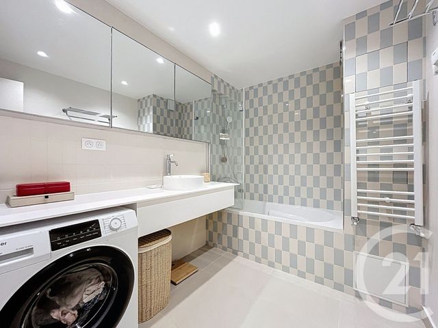 Appartement F2 à vendre - 2 pièces - 56.51 m2 - PARIS - 75020 - ILE-DE-FRANCE - Century 21 Gambetta Immobilier
