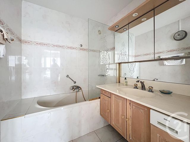 Appartement F2 à vendre - 2 pièces - 47.35 m2 - PARIS - 75020 - ILE-DE-FRANCE - Century 21 Gambetta Immobilier