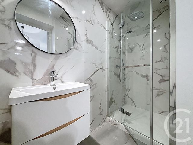 Appartement F2 à louer - 2 pièces - 65.57 m2 - PARIS - 75020 - ILE-DE-FRANCE - Century 21 Gambetta Immobilier