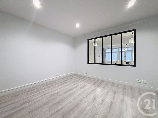 Appartement F2 à louer - 2 pièces - 65.57 m2 - PARIS - 75020 - ILE-DE-FRANCE - Century 21 Gambetta Immobilier