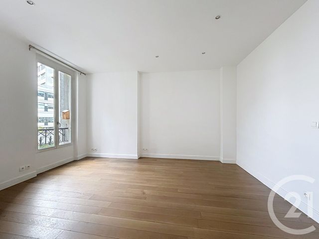 Appartement F3 à vendre - 3 pièces - 48.32 m2 - PARIS - 75020 - ILE-DE-FRANCE - Century 21 Gambetta Immobilier