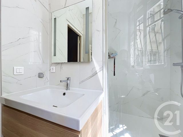 Appartement F2 à vendre - 2 pièces - 53.98 m2 - PARIS - 75020 - ILE-DE-FRANCE - Century 21 Gambetta Immobilier