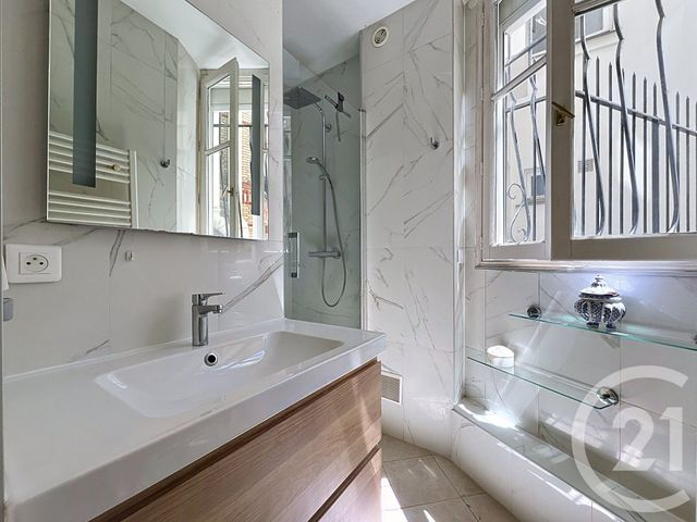 Appartement F2 à vendre - 2 pièces - 53.98 m2 - PARIS - 75020 - ILE-DE-FRANCE - Century 21 Gambetta Immobilier