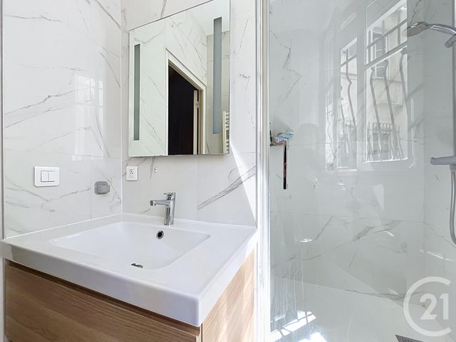 Appartement F2 à vendre - 2 pièces - 53.98 m2 - PARIS - 75020 - ILE-DE-FRANCE - Century 21 Gambetta Immobilier