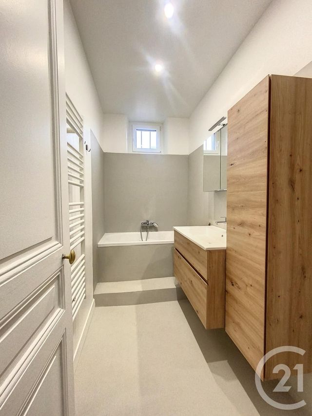 Appartement F2 à louer - 2 pièces - 40.72 m2 - PARIS - 75020 - ILE-DE-FRANCE - Century 21 Gambetta Immobilier