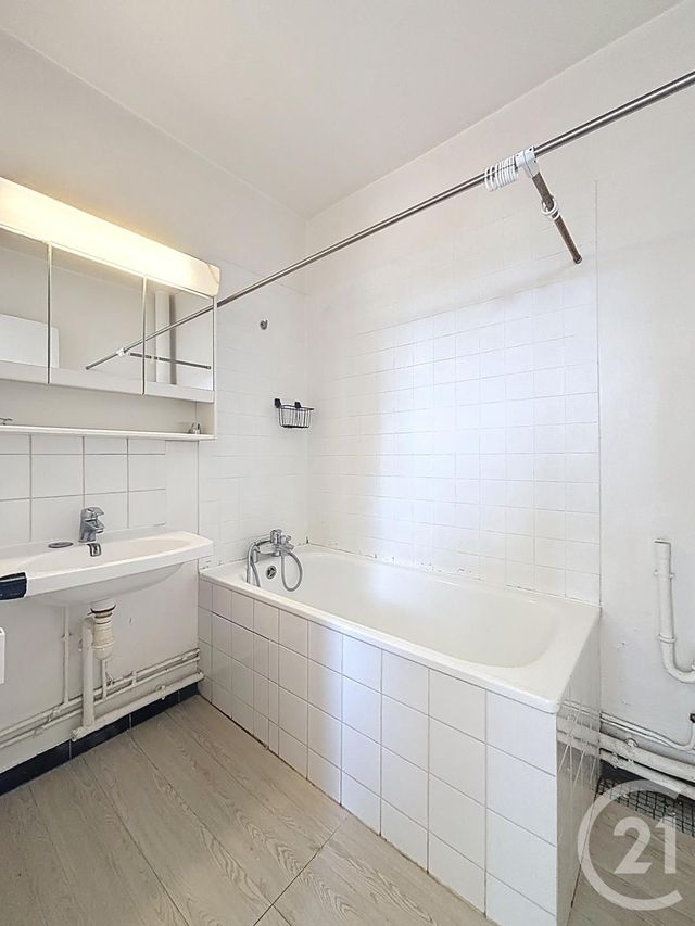 Appartement F1 à louer - 1 pièce - 28.02 m2 - PARIS - 75020 - ILE-DE-FRANCE - Century 21 Gambetta Immobilier