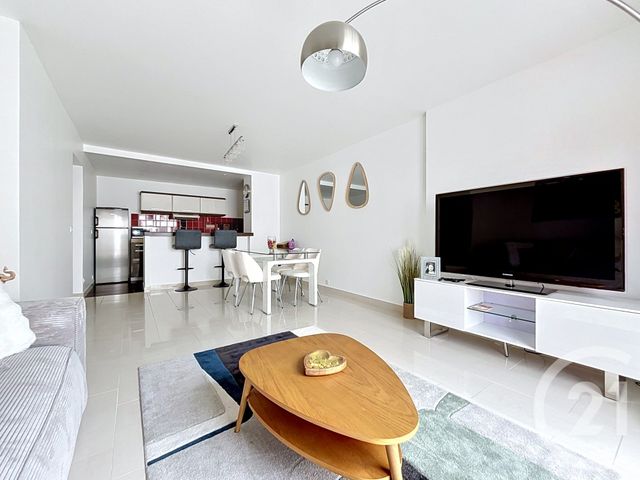 Appartement F2 à vendre - 2 pièces - 56.45 m2 - PARIS - 75020 - ILE-DE-FRANCE - Century 21 Gambetta Immobilier