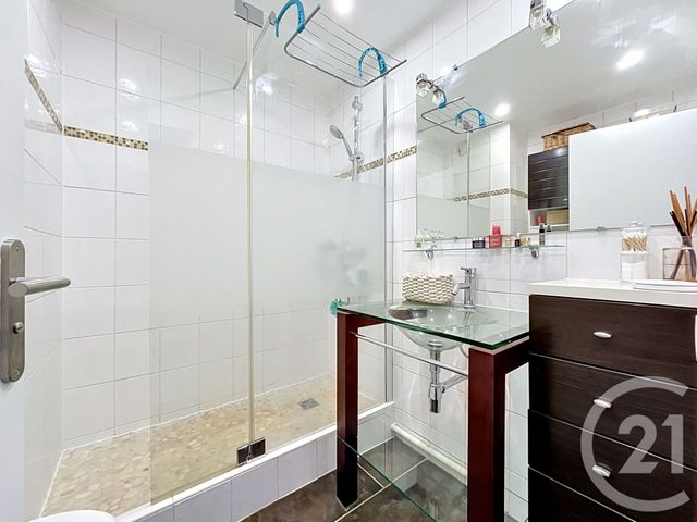 Appartement F2 à vendre - 2 pièces - 56.45 m2 - PARIS - 75020 - ILE-DE-FRANCE - Century 21 Gambetta Immobilier