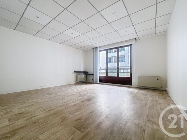Appartement à vendre - 3 pièces - 72.67 m2 - PARIS - 75020 - ILE-DE-FRANCE - Century 21 Gambetta Immobilier