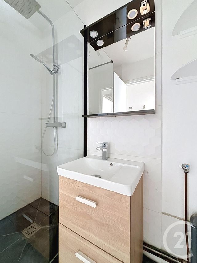 Appartement F1 à louer - 1 pièce - 26.0 m2 - PARIS - 75020 - ILE-DE-FRANCE - Century 21 Gambetta Immobilier