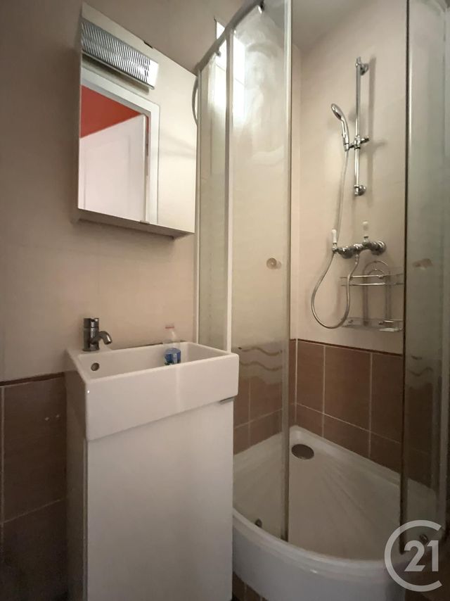 Appartement F2 à louer - 2 pièces - 39.5 m2 - PARIS - 75020 - ILE-DE-FRANCE - Century 21 Gambetta Immobilier
