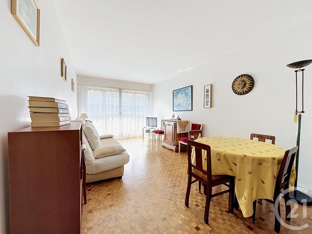 Appartement F2 à vendre - 2 pièces - 60.15 m2 - PARIS - 75020 - ILE-DE-FRANCE - Century 21 Gambetta Immobilier