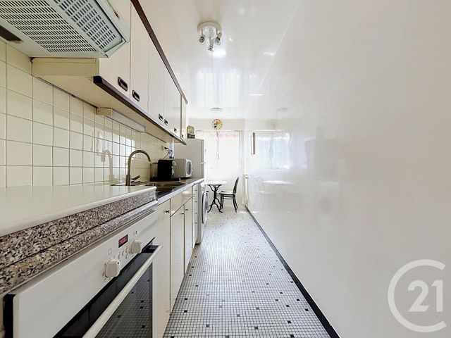 Appartement F2 à vendre - 2 pièces - 60.15 m2 - PARIS - 75020 - ILE-DE-FRANCE - Century 21 Gambetta Immobilier
