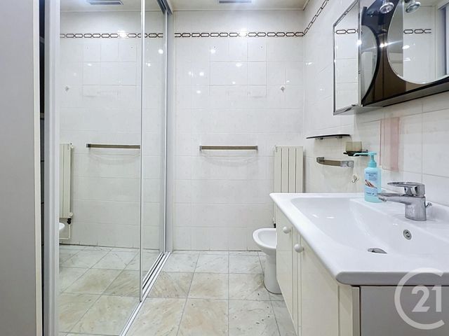 Appartement F3 à vendre - 3 pièces - 67.72 m2 - PARIS - 75020 - ILE-DE-FRANCE - Century 21 Gambetta Immobilier