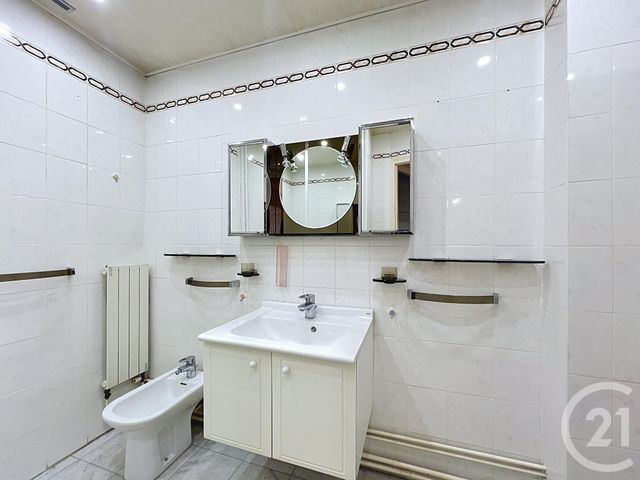 Appartement F3 à vendre - 3 pièces - 67.72 m2 - PARIS - 75020 - ILE-DE-FRANCE - Century 21 Gambetta Immobilier