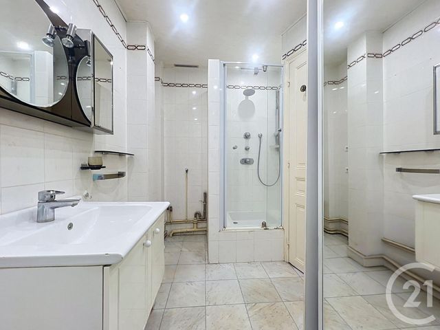 Appartement F3 à vendre - 3 pièces - 67.72 m2 - PARIS - 75020 - ILE-DE-FRANCE - Century 21 Gambetta Immobilier