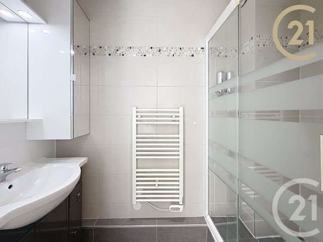 Appartement F2 à vendre - 2 pièces - 33.87 m2 - PARIS - 75020 - ILE-DE-FRANCE - Century 21 Gambetta Immobilier