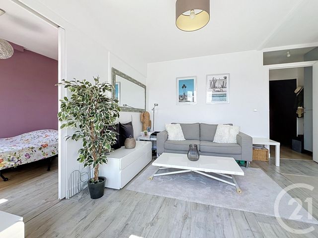 Appartement F2 à vendre - 2 pièces - 35.64 m2 - PARIS - 75020 - ILE-DE-FRANCE - Century 21 Gambetta Immobilier