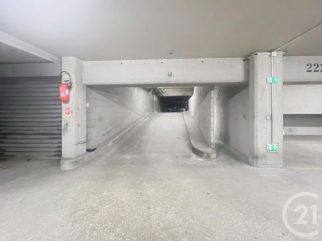 parking à louer - 10.0 m2 - PARIS - 75020 - ILE-DE-FRANCE - Century 21 Gambetta Immobilier