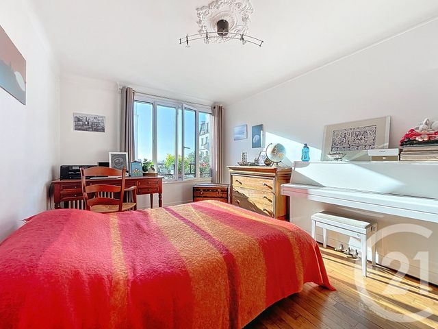 Afficher la photo en grand Appartement F3 à vendre - 3 pièces - 81.3 m2 - PARIS - 75020 - ILE-DE-FRANCE - Century 21 Gambetta Immobilier